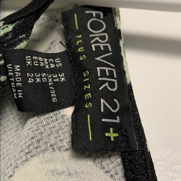 Forever 21 tropical leaf print dress *Size 3X* - Picture 2 of 2